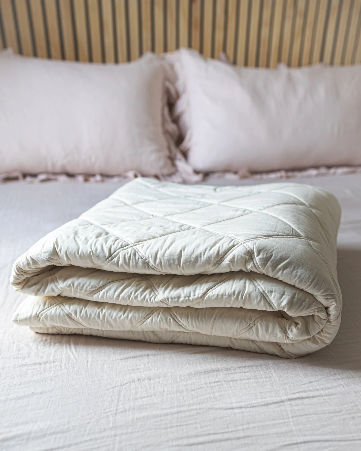 Diamond-Stitched Organic Cotton Percale Quilt Blanket - Image 6