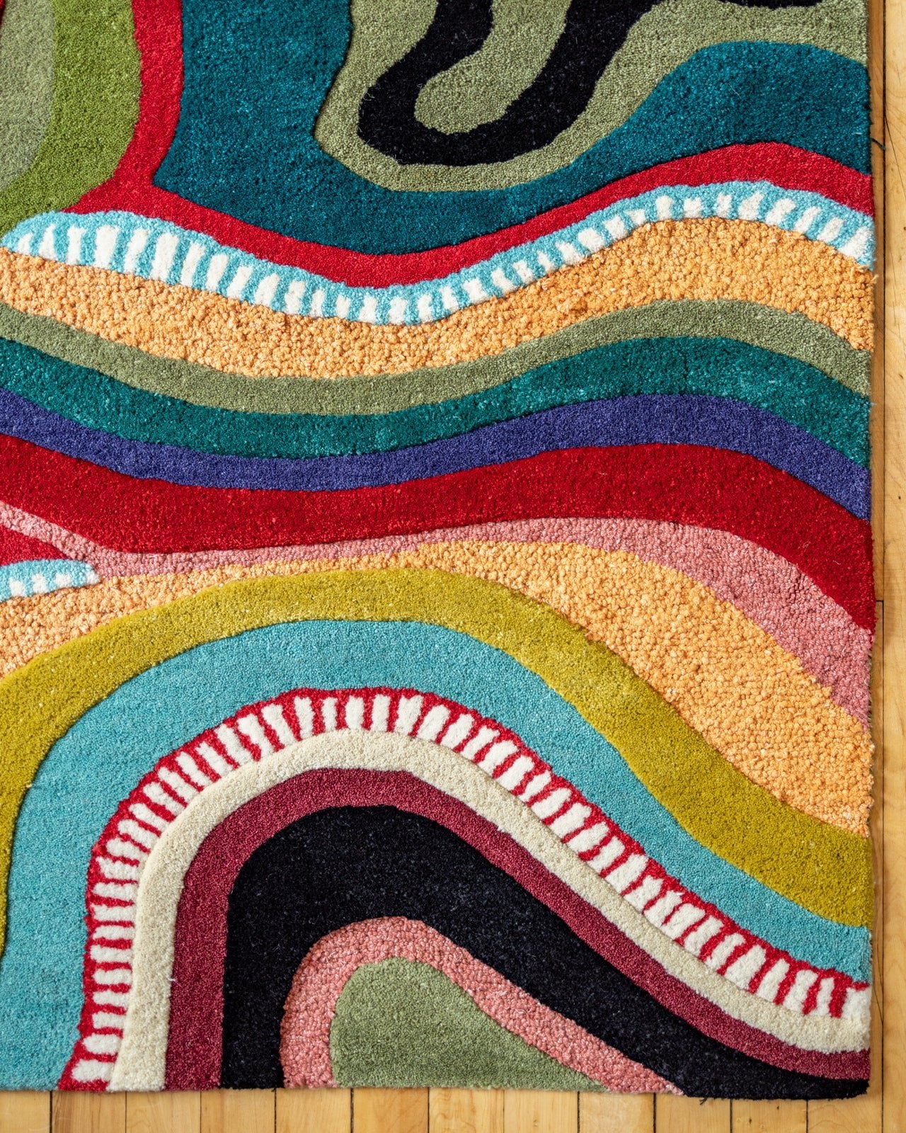 Echo Organic Wool Handmade Colorful Tufted Abstract Rug - Image 6