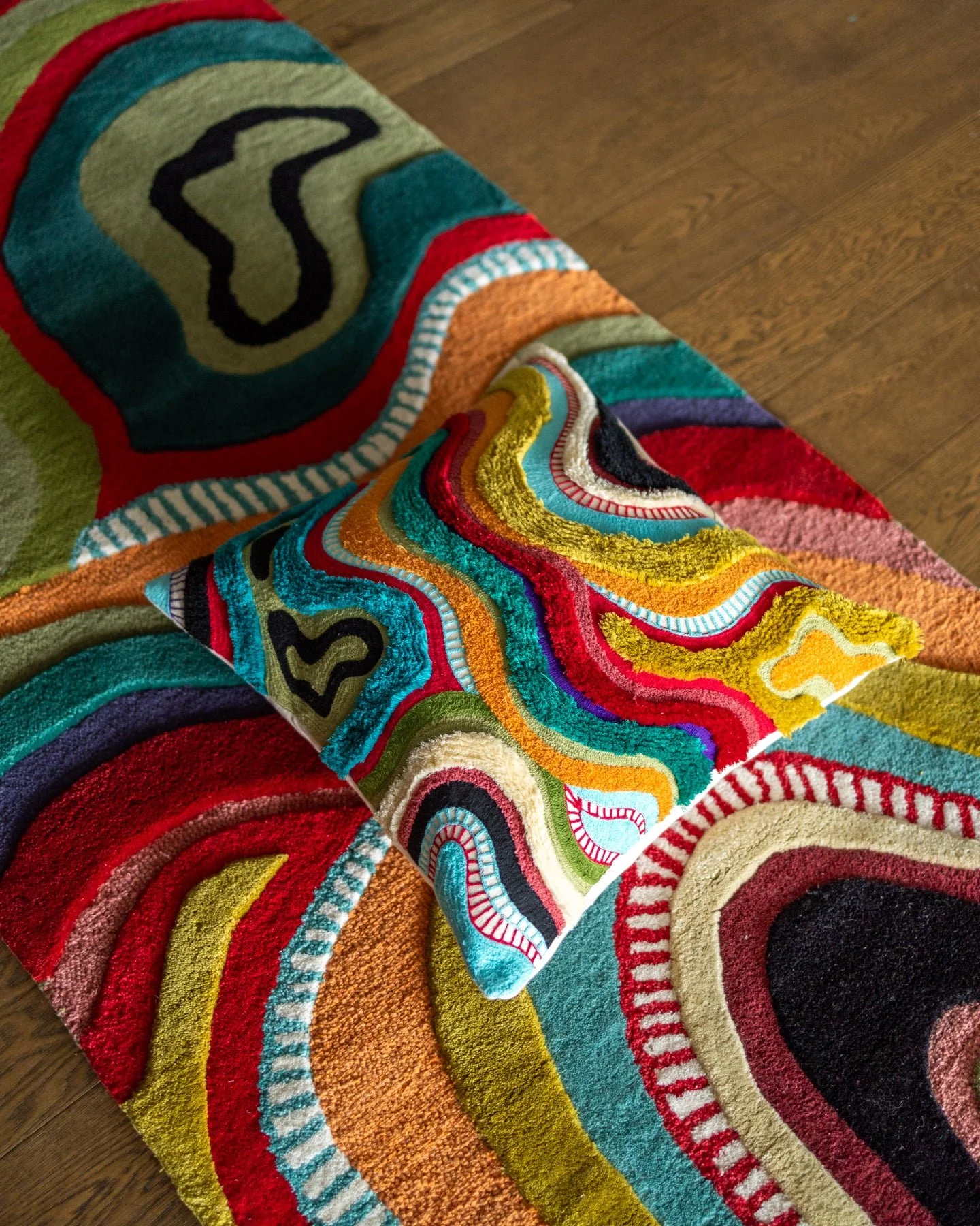 Echo Organic Wool Handmade Colorful Tufted Abstract Runner Rug - Image 4