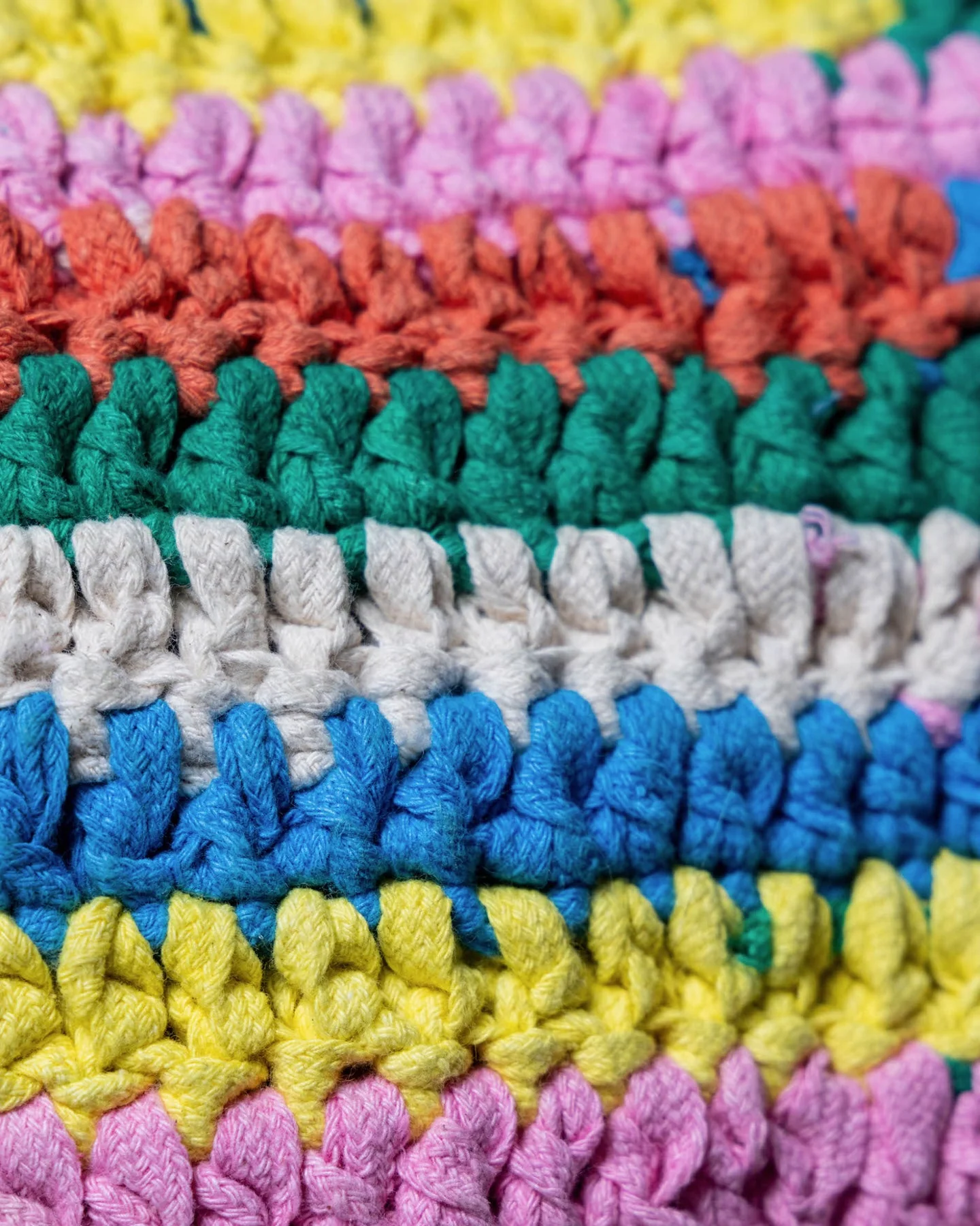 Jenny Abstract Crochet Shoulder Bag - Image 4