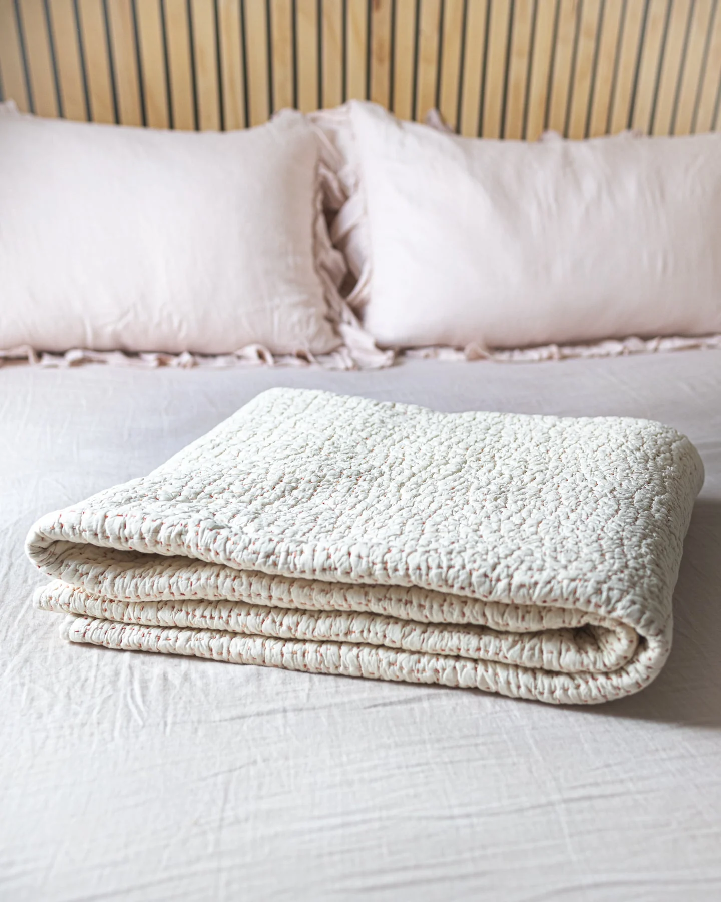 Pebbled Handstitched Organic Cotton Percale Quilt Blanket - Image 3