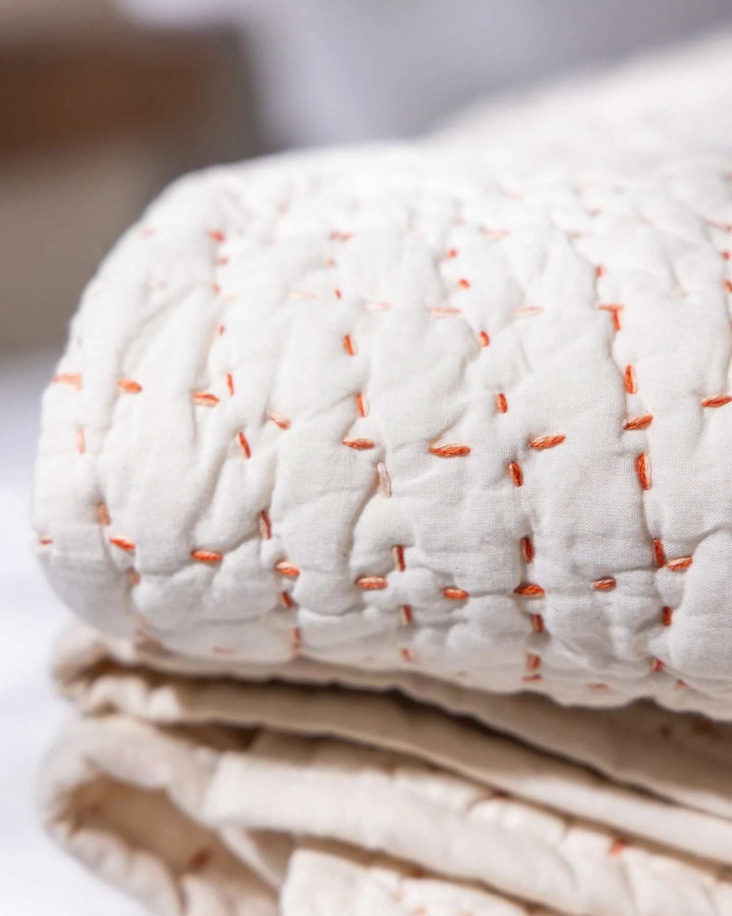 Pebbled Handstitched Organic Cotton Percale Quilt Blanket - Image 4
