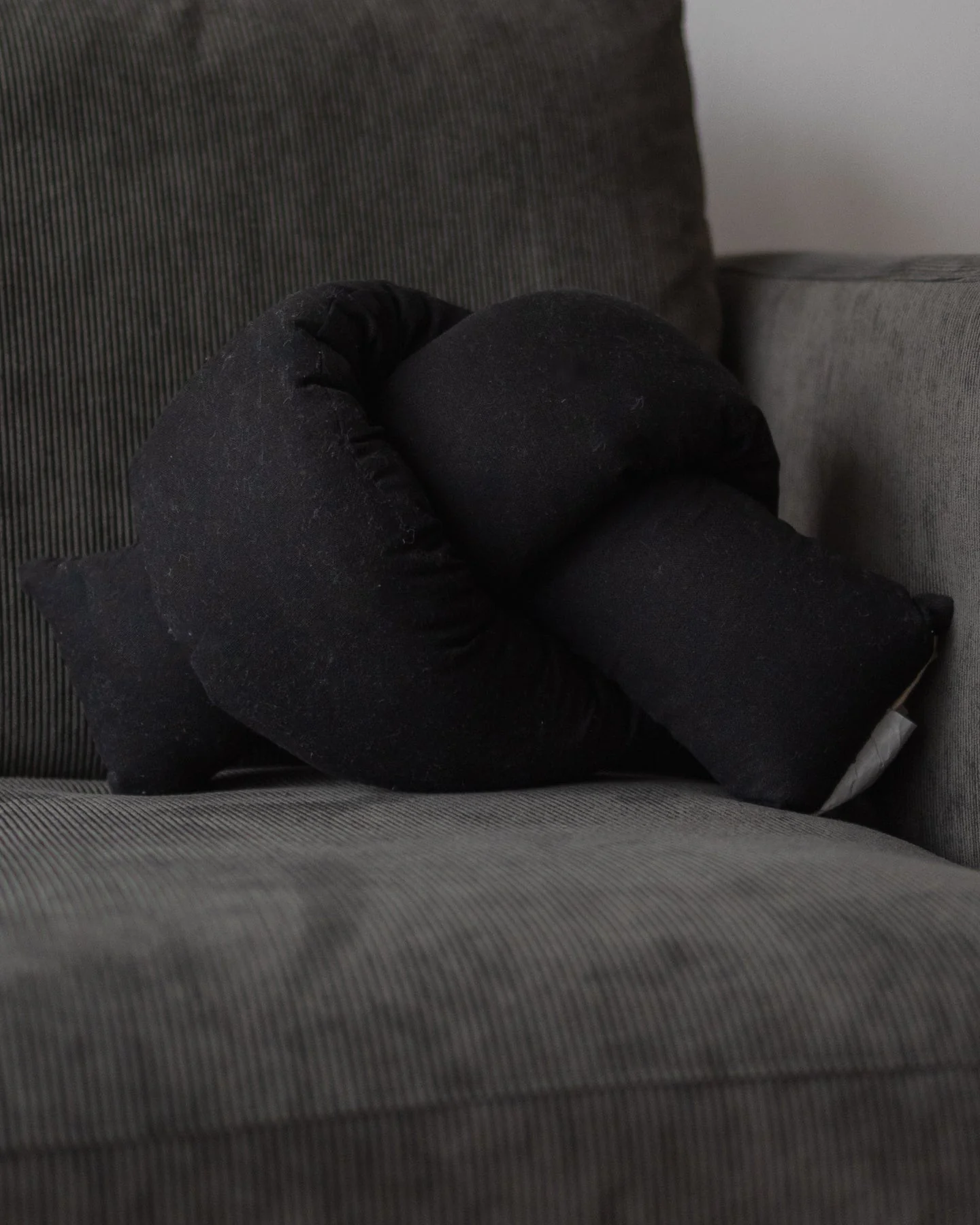 Quillow Handmade Organic Cotton Knot Pillow - Image 4